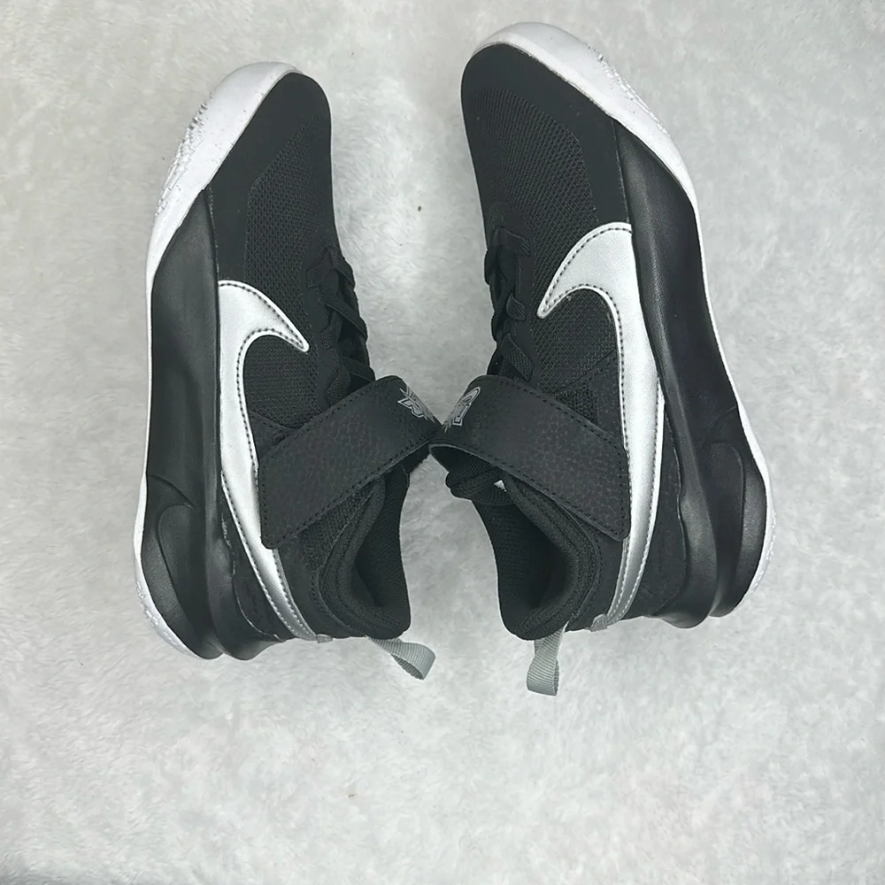 Toddlers Nike Tennis shoes size 13.5C - Picture 1 of 7